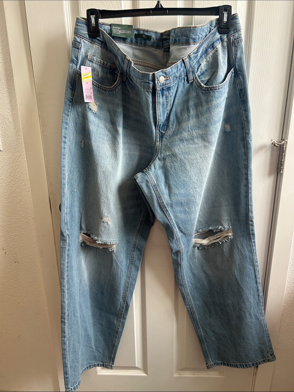 Mid Rise Straight Jeans Juniors size 17 wild fable Light Blue Distressed